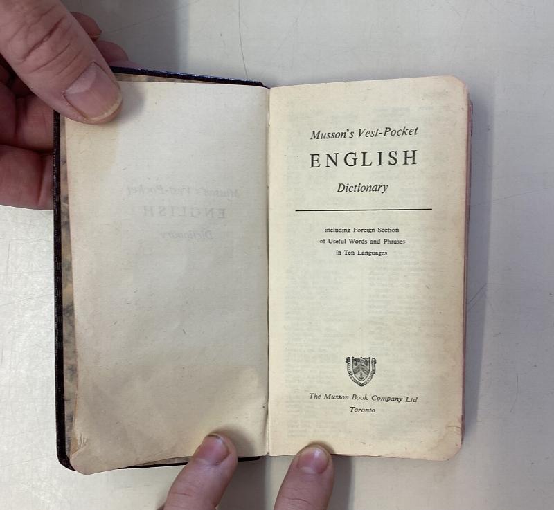 Musson's VestPocket English Dictionary. Including Foreign Section of Useful Words and Phrases